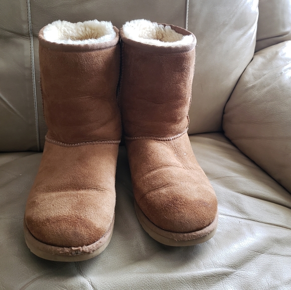 UGG Shoes - Ugg short brown
